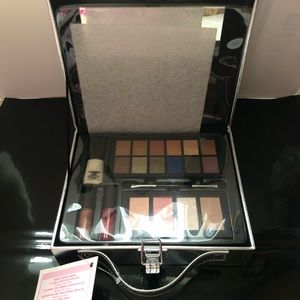 Holiday gift makeup set from Holiday